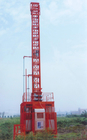 Κόκκινο λευκό τηλεσκοπικό πύργο ταχείας ανάπτυξης για αναρτημένη κεραία επικοινωνίας