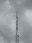 Στρογγυλό πρόσωπο 3 γωνιακός πύργος κεραιών GSM χάλυβα ποδιών