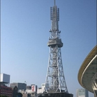 Κινητοί ραδιόφωνο Wifi τηλεπικοινωνιών και τηλεοπτικός πύργος με τα εξαρτήματα υποστηριγμάτων